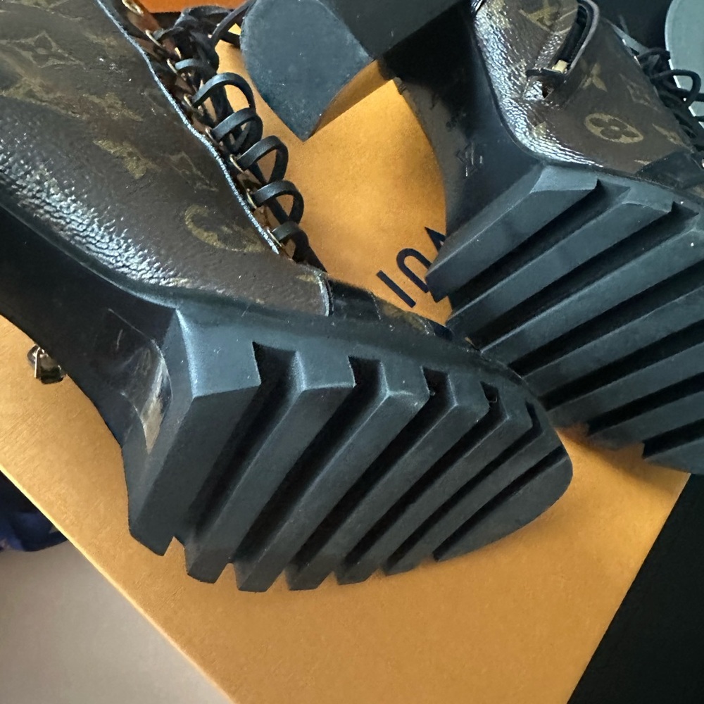 Louis Vuttion Star Trail Ankle Boots 38.5 - Picture 6 of 10